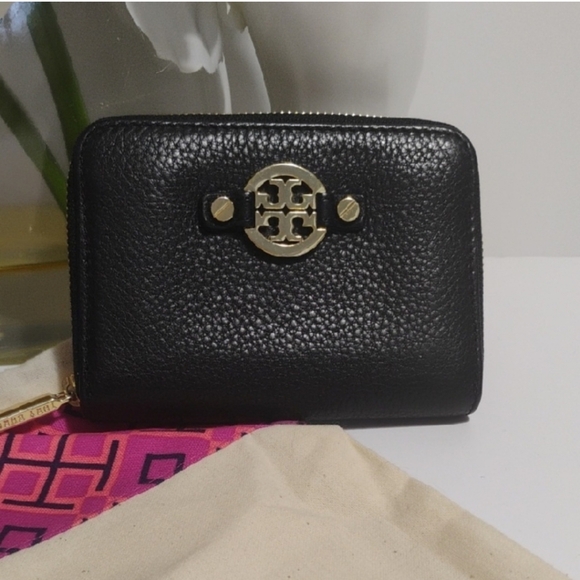 Tory Burch Handbags - Tory Burch Pebbled Card Holder & Coin Pouch with Gold Emblem & Dustbag (EUC)
